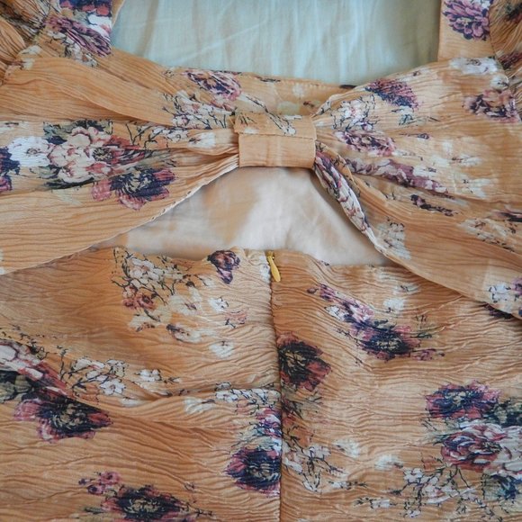 Floral Bodycon Dress - Picture 3 of 5